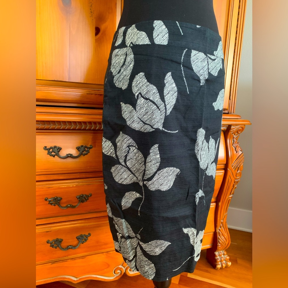 Ann Taylor Black and White Pencil Skirt
